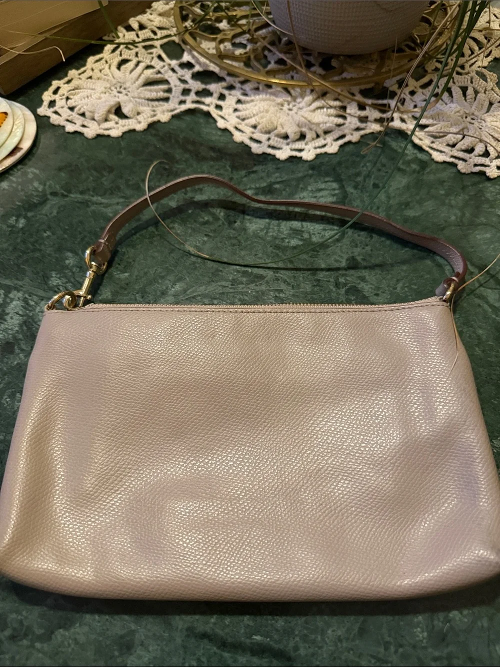 Small Coach Purse/Wristlet Cream/Ivory Color w/Gold Accessories 🤍